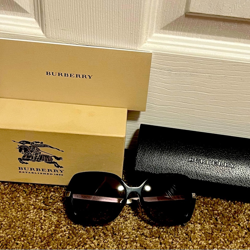 Burberry  Black Sunglasses B 4153-Q Style LIKE NEW!
